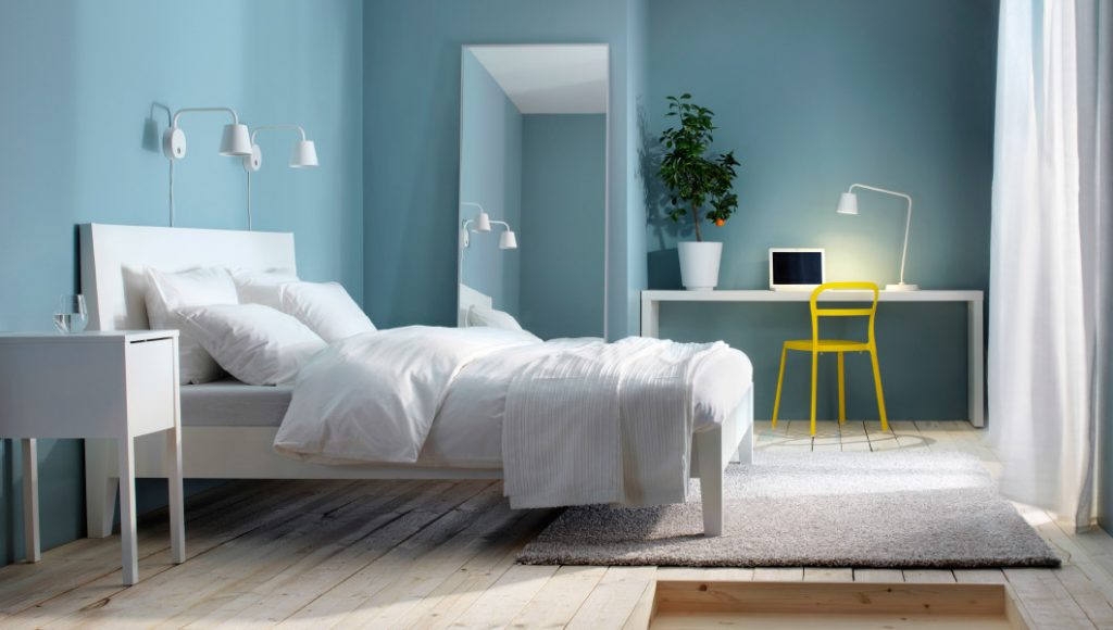 blue-and-yellow-bedroom-1024x580
